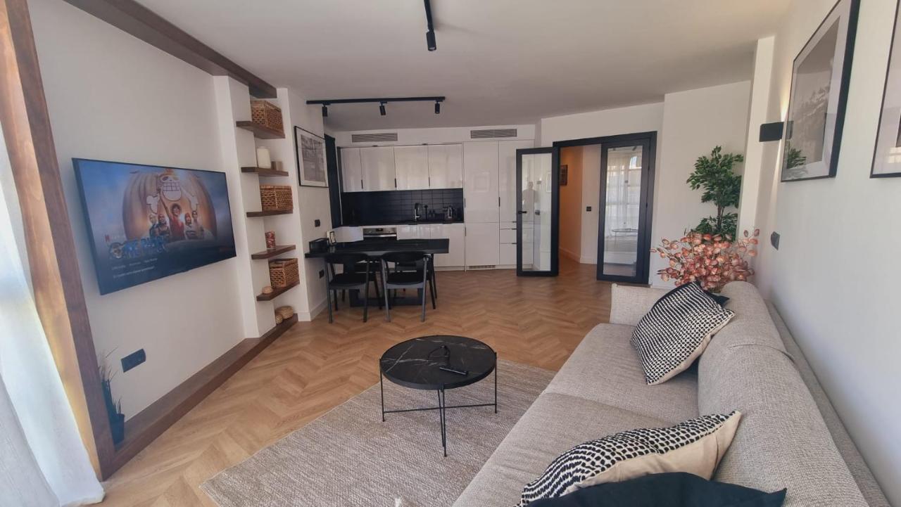 Luxe Appartement In Het Centrum Van Malaga Met Gratis Parkeerplek! Exteriör bild